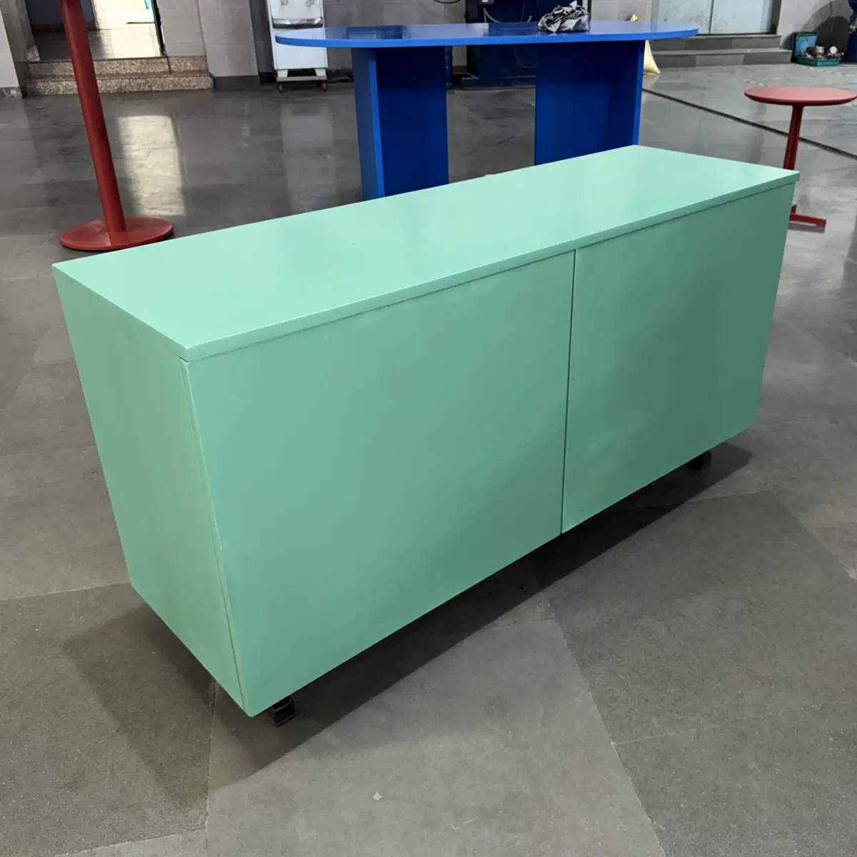 Showroom Display Furniture Manufacturers in India